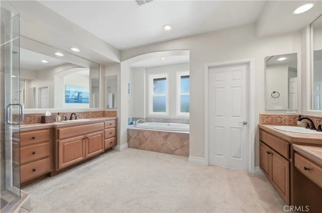 https://cdn.realtyfeed.com/cdn/127/306732147/724dfdbe7c899b13f6bd4ae187b5049a.webp