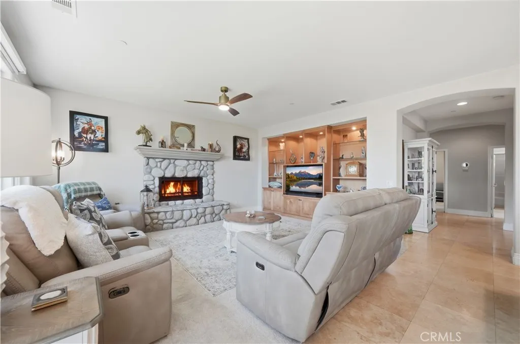 https://cdn.realtyfeed.com/cdn/127/306732147/92c8315a7025d43ca445f5e3d6e44fb1.webp