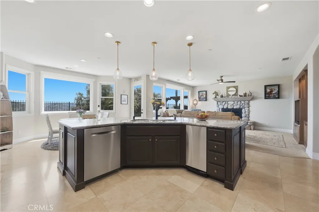 https://cdn.realtyfeed.com/cdn/127/306732147/b191eee4b866a39e3ed6675c61bef3db.webp