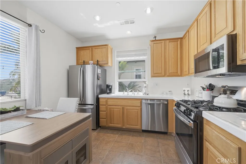 https://cdn.realtyfeed.com/cdn/127/306732147/caeb3429842bc3dbcc3d8df1c3818bcb.webp