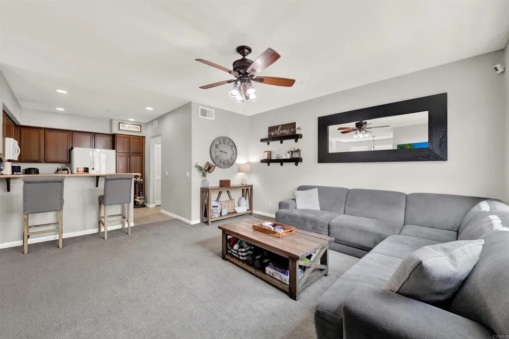 https://cdn.realtyfeed.com/cdn/127/306732152/5e97820a2ed3609f31cb86784f4036b3.webp