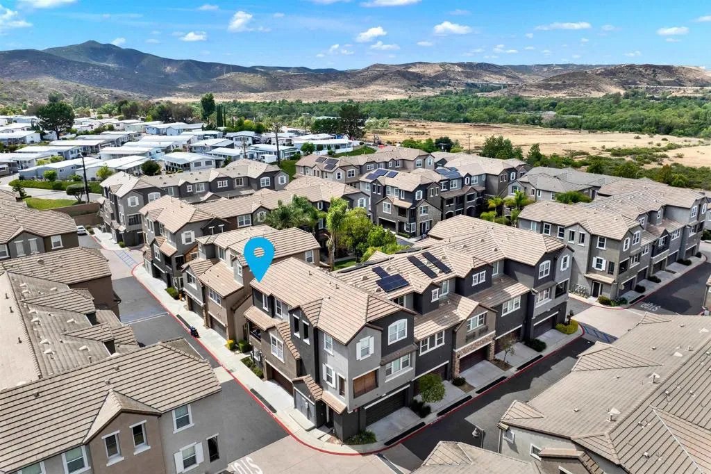 https://cdn.realtyfeed.com/cdn/127/306732152/eab244b42a3f7db379f7c9ffbd6a504c.webp