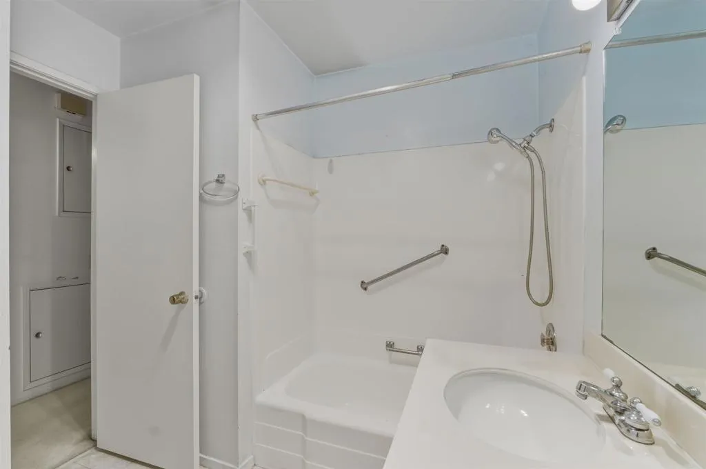 Photo #17: PTP2604181 Listing: Photo #17