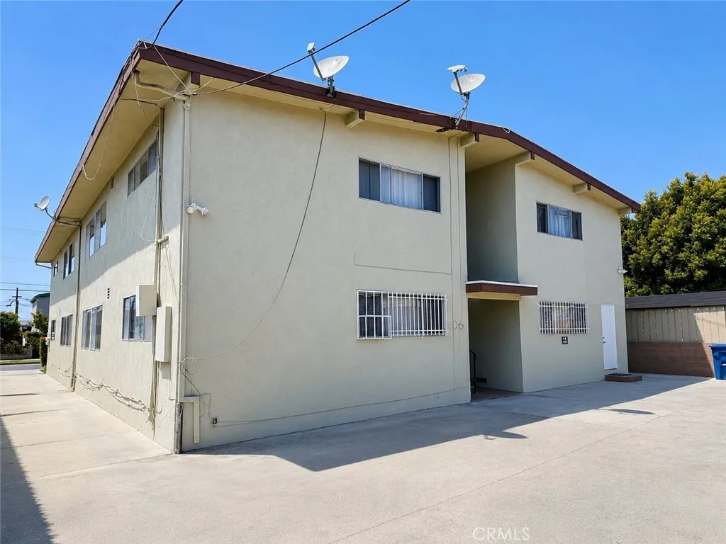 11966 Oxford Avenue, Hawthorne, CA 90250 - Photo 4 of 7, Hawthorne, CA