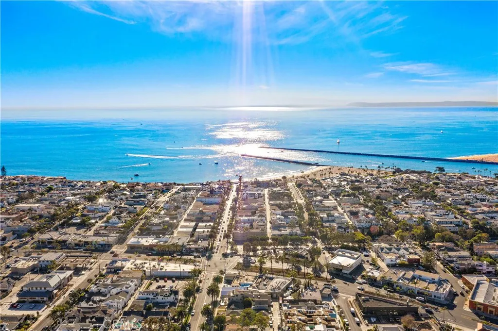 Corona Del Mar, CA 92625