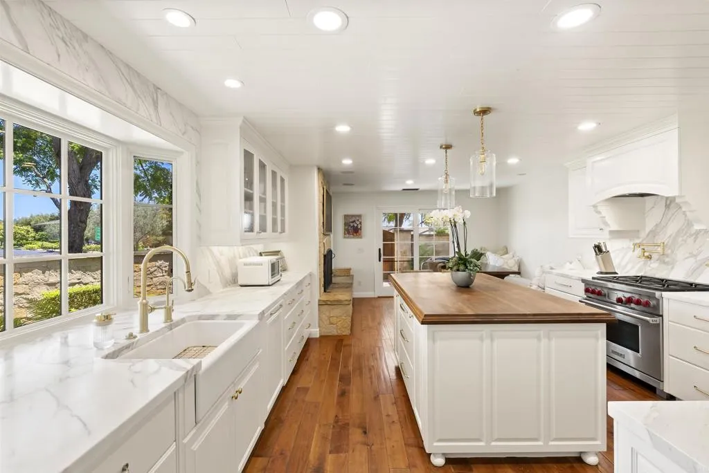 https://cdn.realtyfeed.com/cdn/127/306732190/33f8d43a1268aa54d2b48c898be30382.webp