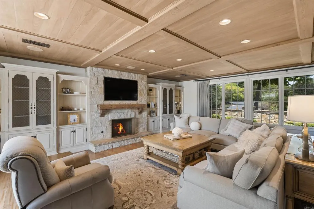https://cdn.realtyfeed.com/cdn/127/306732190/924f5198cde546be60a167bb0f06440a.webp