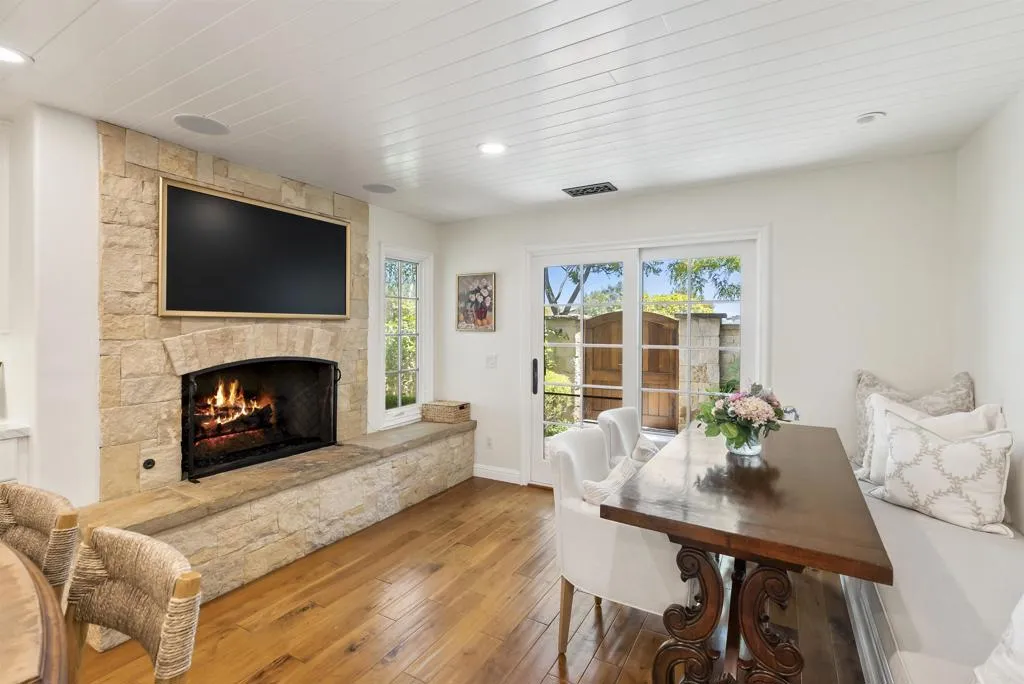 https://cdn.realtyfeed.com/cdn/127/306732190/b74a910e80e0a6db25c2077e7f586463.webp