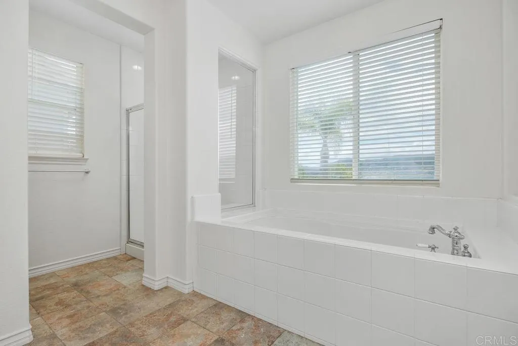 https://cdn.realtyfeed.com/cdn/127/306732226/34677829b6fc0661e1dcf23dfb32e041.webp