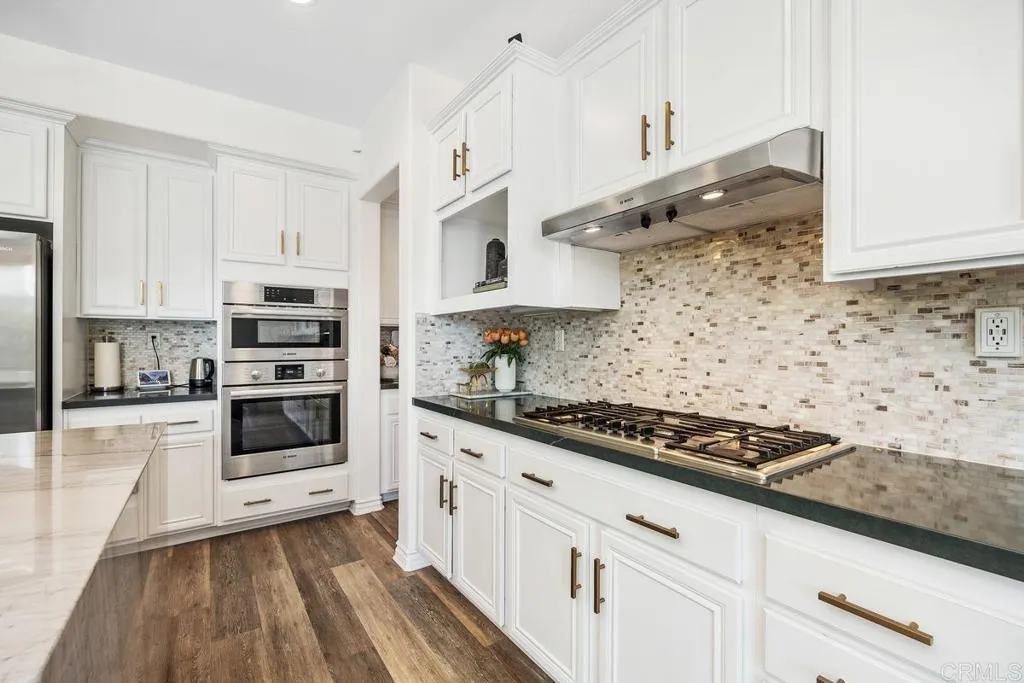 https://cdn.realtyfeed.com/cdn/127/306732226/9addfec620378002fc7618ccae699700.webp