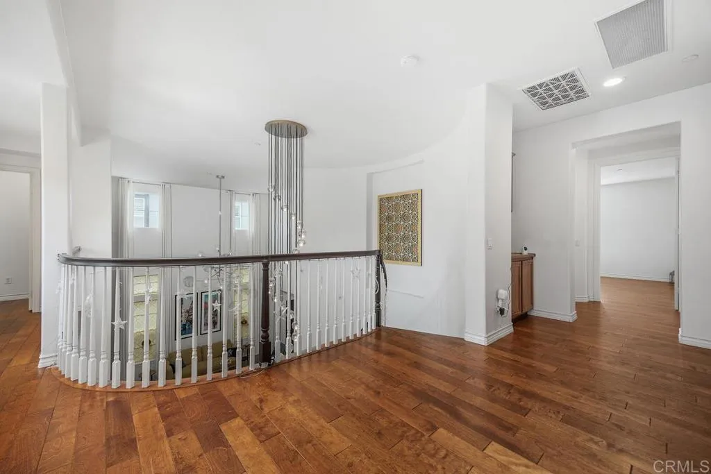 https://cdn.realtyfeed.com/cdn/127/306732226/b7b95c46da126e8fe224380c1ccf3f55.webp