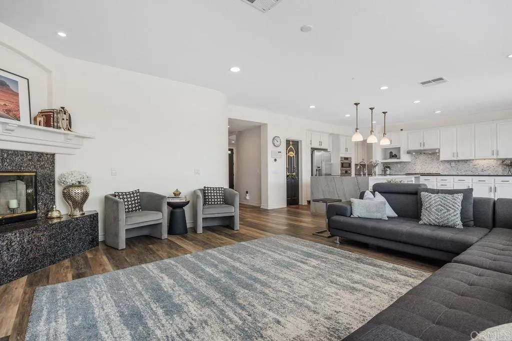 https://cdn.realtyfeed.com/cdn/127/306732226/b85cab94851fa2edff4423723680a973.webp