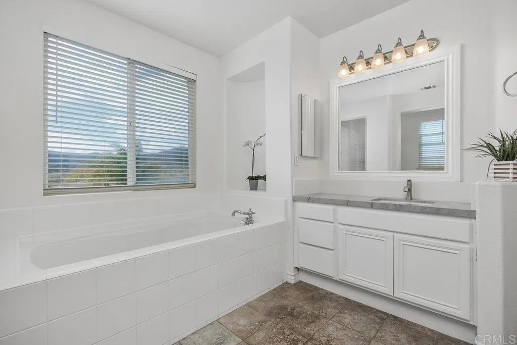 https://cdn.realtyfeed.com/cdn/127/306732226/d013c7cb407c8ac5d8c8adc1c8efb39f.webp