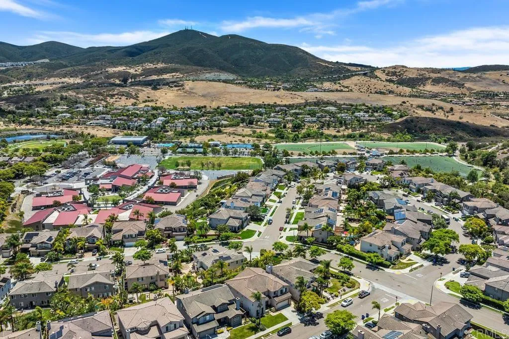 https://cdn.realtyfeed.com/cdn/127/306732226/fa6f079115f72ddd48a0b00d9fc2eca1.webp