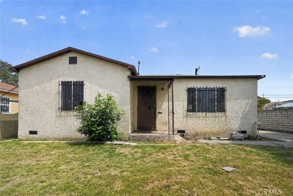 Compton, CA 90220