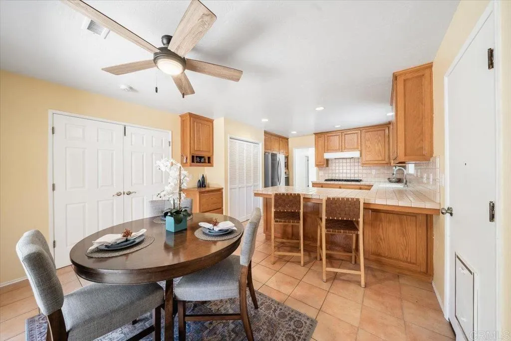 https://cdn.realtyfeed.com/cdn/127/306732343/940488a066d566cb291706409f103410.webp