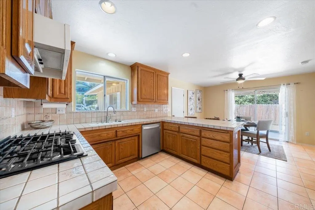 https://cdn.realtyfeed.com/cdn/127/306732343/c8e0dd25d03f7bb954499e65bec1661d.webp