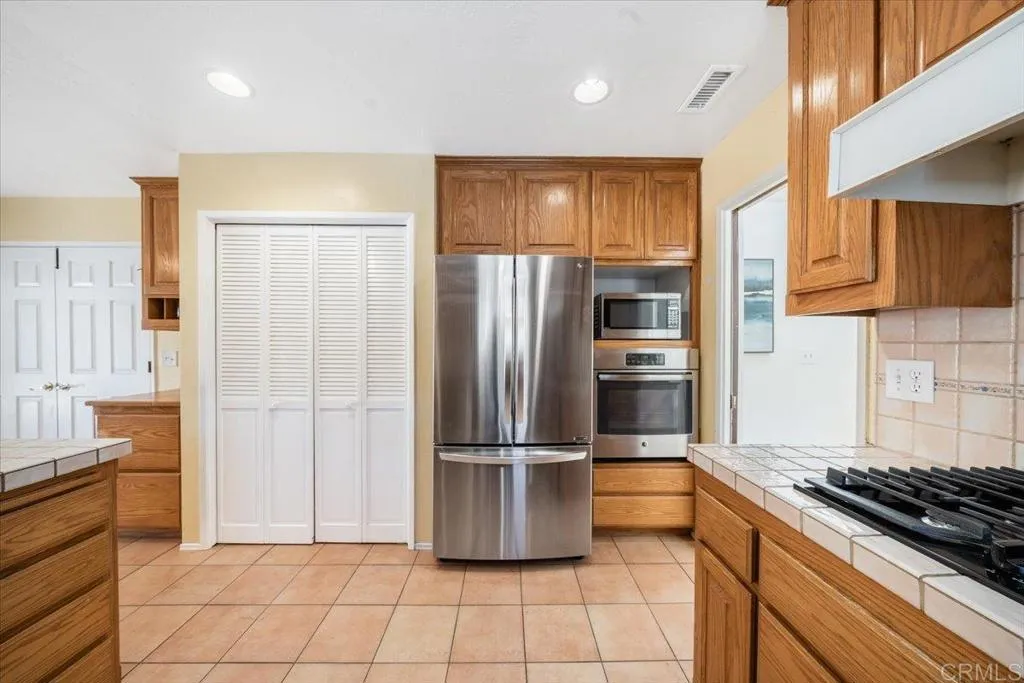 https://cdn.realtyfeed.com/cdn/127/306732343/d6fa1bd1c92e27dbfbee834cf2f61dcb.webp