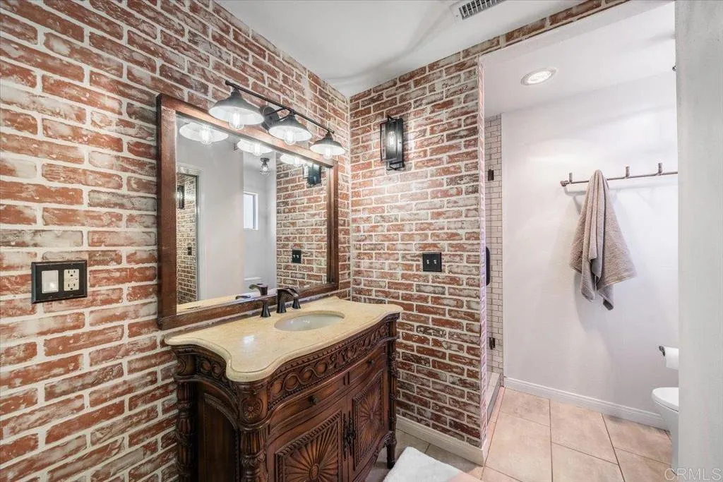 https://cdn.realtyfeed.com/cdn/127/306732343/f4039763c187e909f243deda517ab267.webp