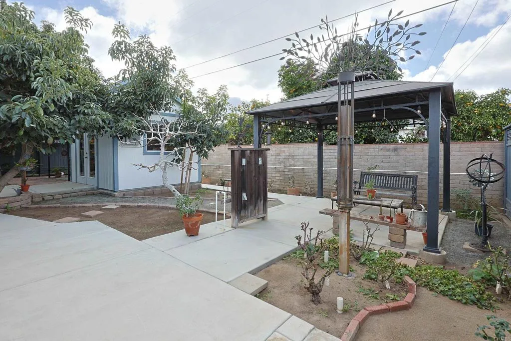 https://cdn.realtyfeed.com/cdn/127/306732502/0b7ac48d0e5ada1c6d7a1d16bb9e16a4.webp