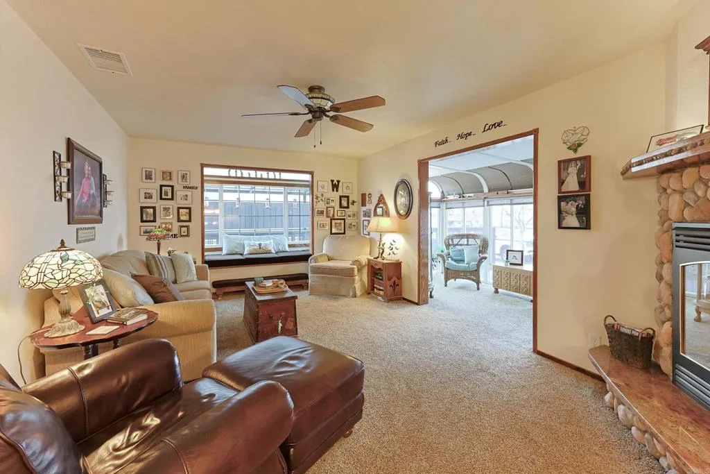 https://cdn.realtyfeed.com/cdn/127/306732502/2fa619f6739f4293d359fddbf04317ba.webp