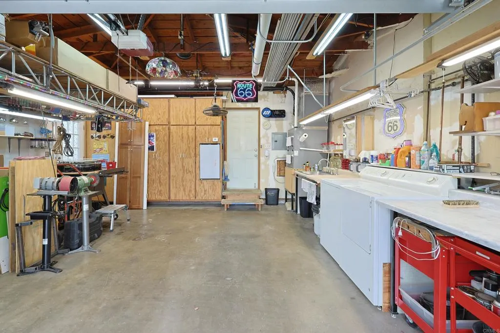 https://cdn.realtyfeed.com/cdn/127/306732502/37d9961c988b4bb355227fca4d037bf3.webp