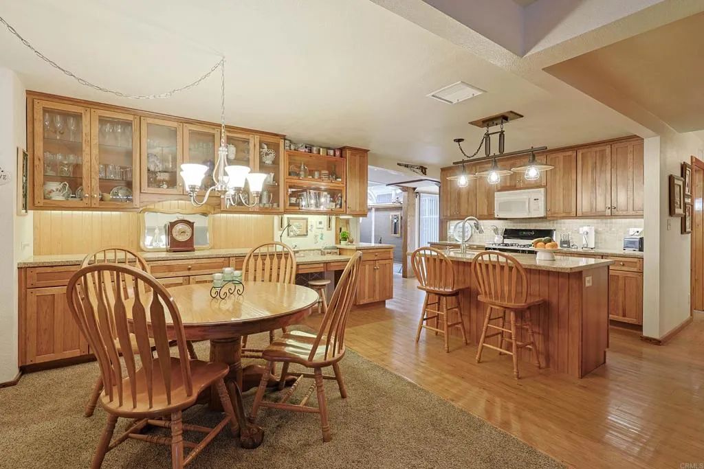 https://cdn.realtyfeed.com/cdn/127/306732502/eab2c733d2d72c1c177a4dd0735d72b4.webp