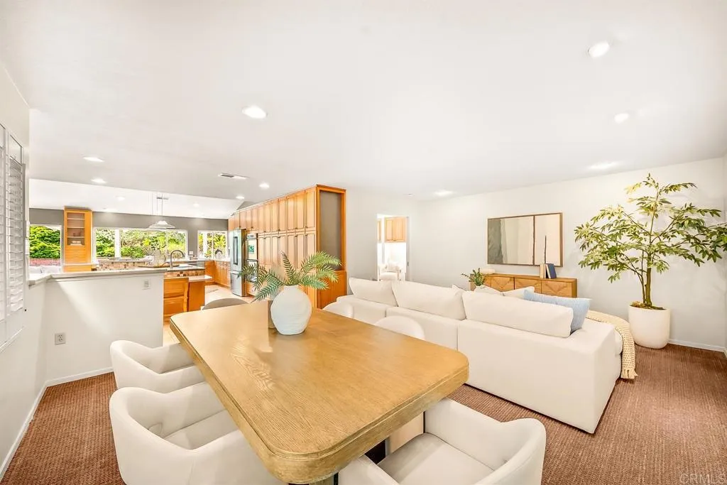 https://cdn.realtyfeed.com/cdn/127/306732505/c1dac8d0d17d96e103b56383c3d772b0.webp