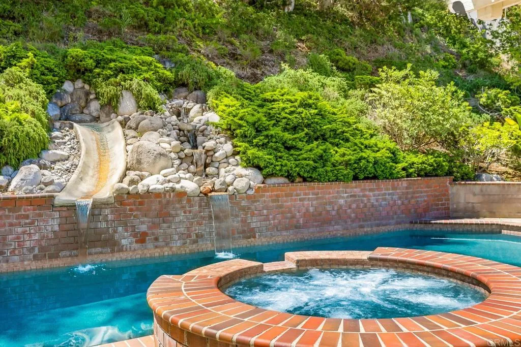https://cdn.realtyfeed.com/cdn/127/306732505/f6c2633c015431db74e43209a50ff950.webp