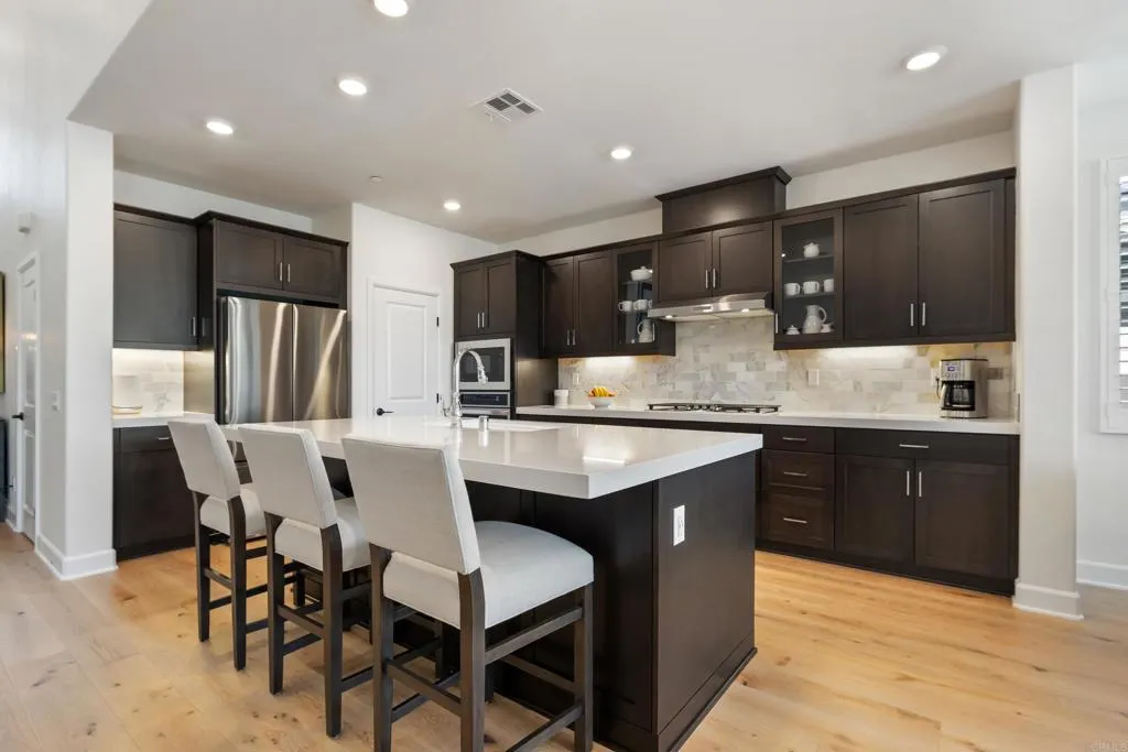 https://cdn.realtyfeed.com/cdn/127/306732507/7892079a7909630039b357841ddaf0d2.webp