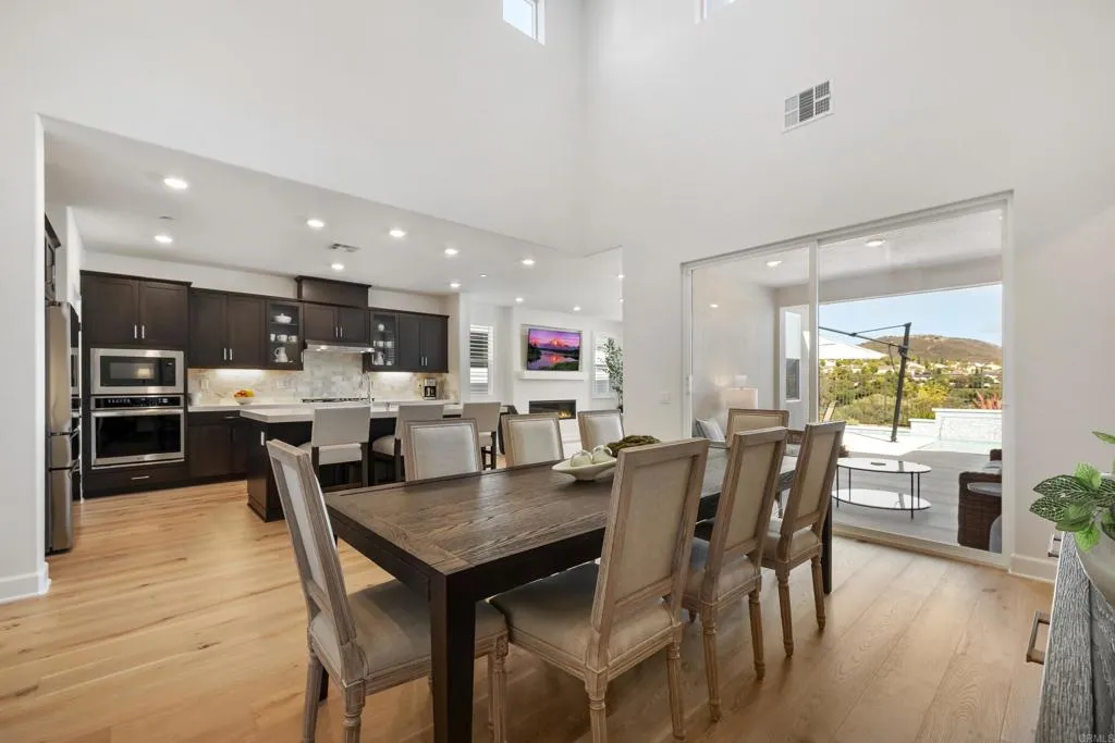 https://cdn.realtyfeed.com/cdn/127/306732507/82122439981f146f9522a3eb6f20cb32.webp