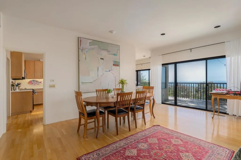 https://cdn.realtyfeed.com/cdn/127/306732510/178937c4613410c06e8f44d2cb2d2782.webp
