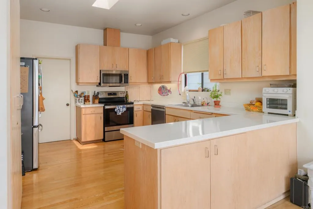 https://cdn.realtyfeed.com/cdn/127/306732510/756d05fd073a8d4d544c48751d732a85.webp
