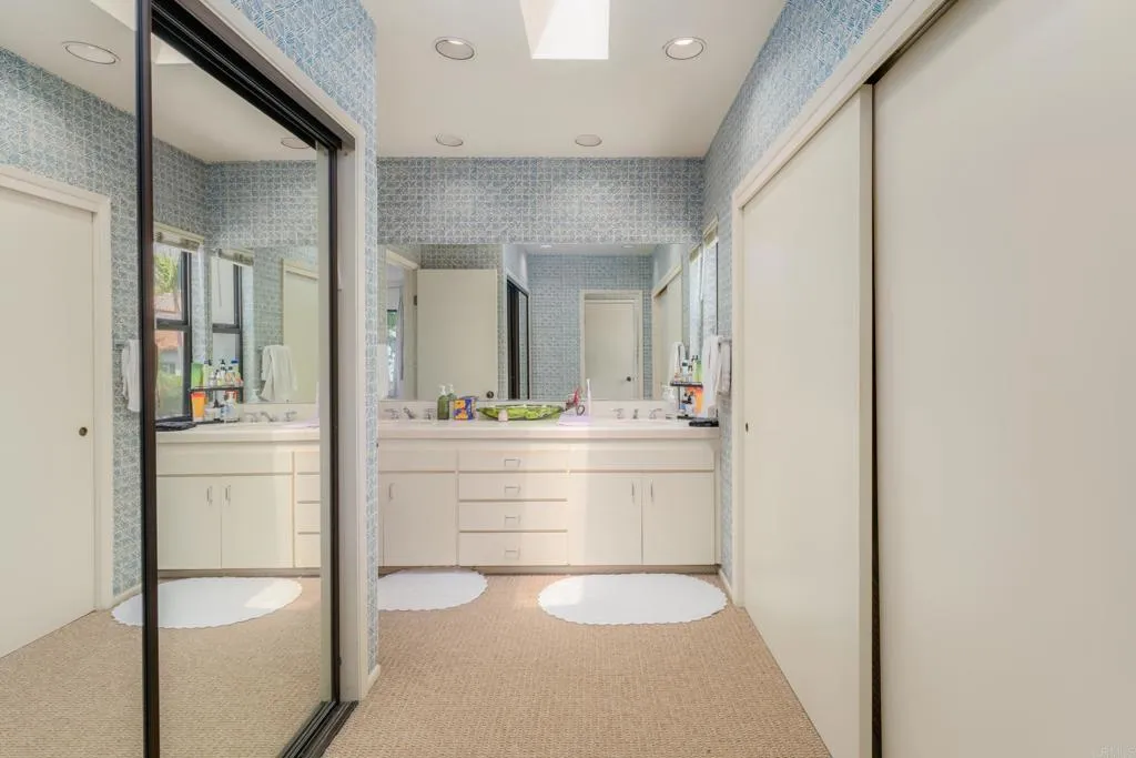 https://cdn.realtyfeed.com/cdn/127/306732510/9f5b0e6ef8213b7ee61af295a04c2f33.webp