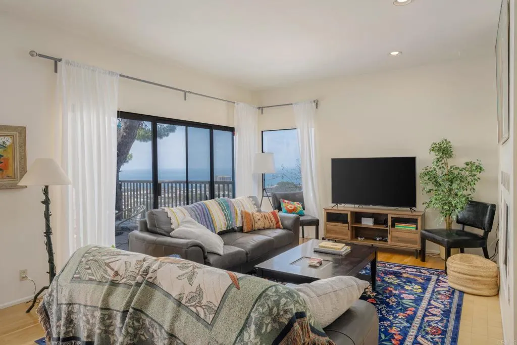 https://cdn.realtyfeed.com/cdn/127/306732510/bbfb33d0bbea0445011345099defa898.webp