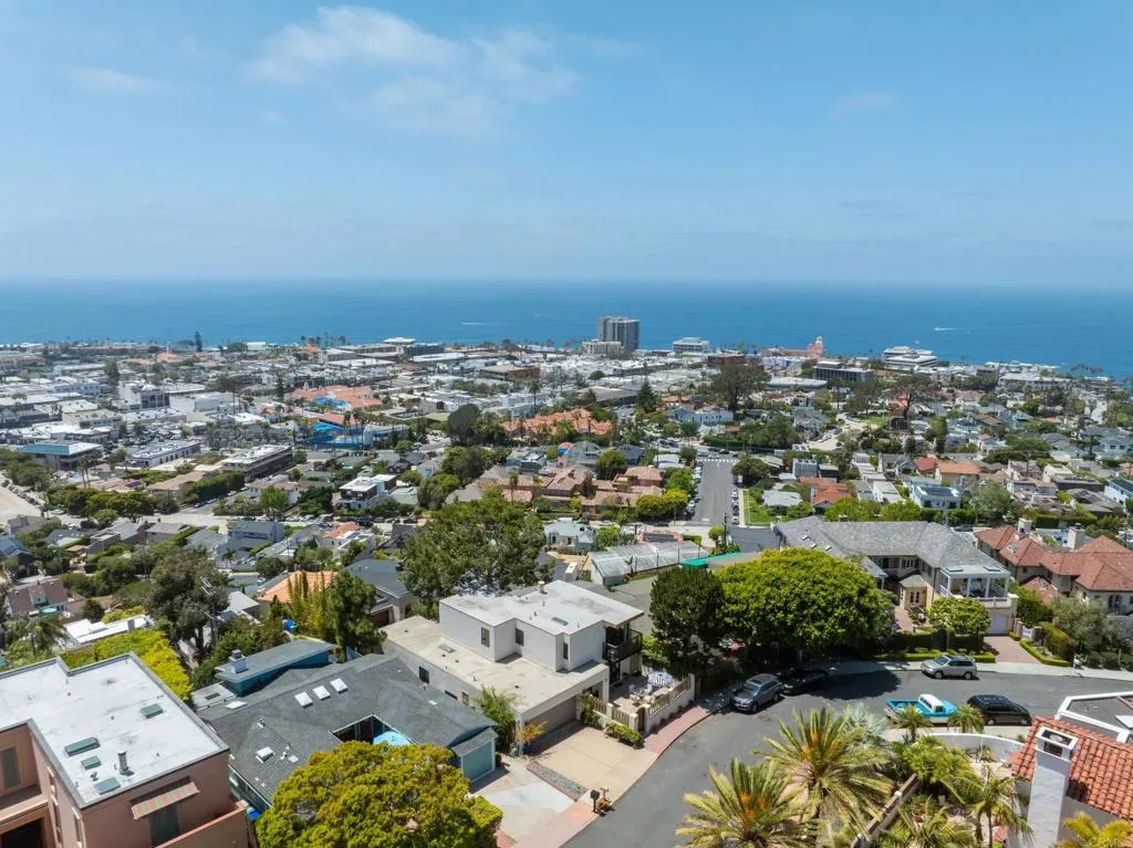 https://cdn.realtyfeed.com/cdn/127/306732510/c962df811aae6099facca713aecc243b.webp
