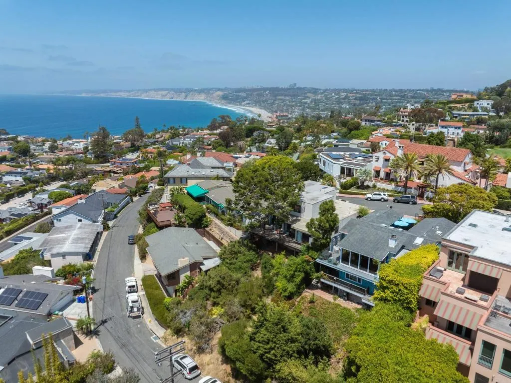 https://cdn.realtyfeed.com/cdn/127/306732510/d8253aac500c59143694bb6d81cca16b.webp