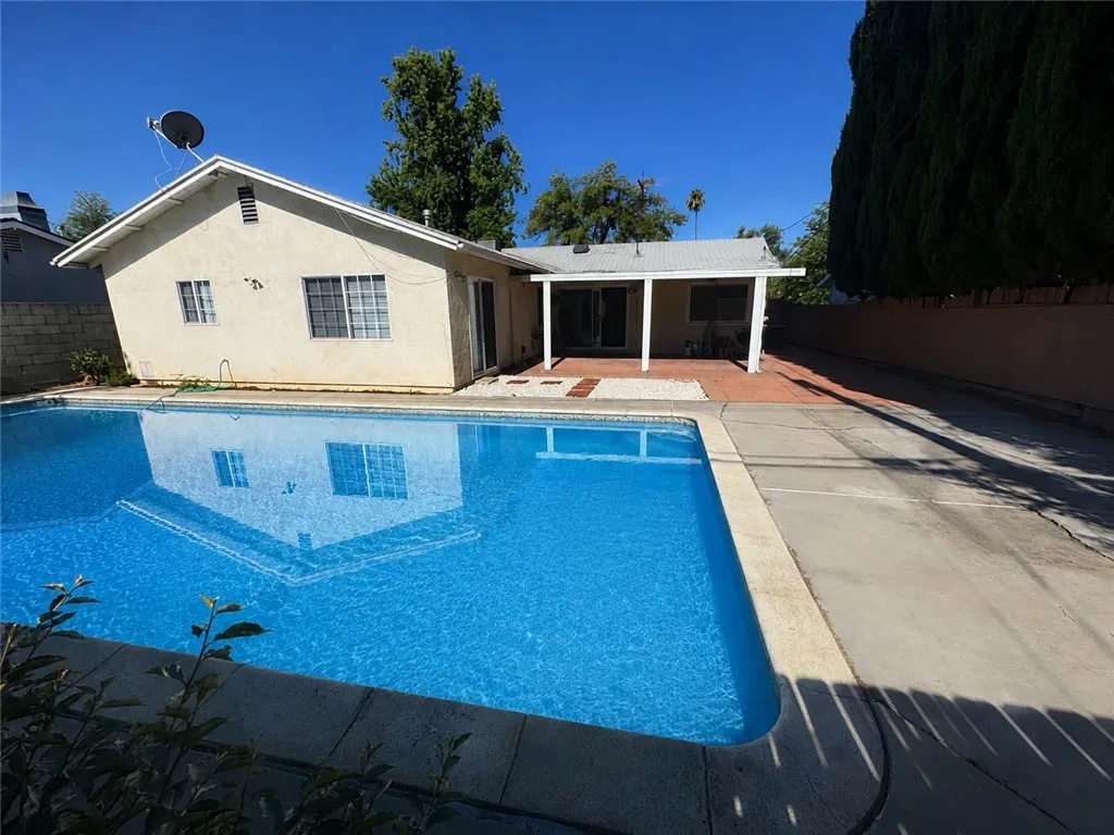 Woodland Hills, CA 91367