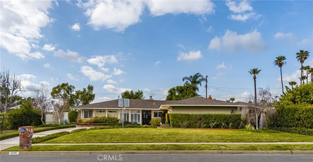North Tustin, CA 92705