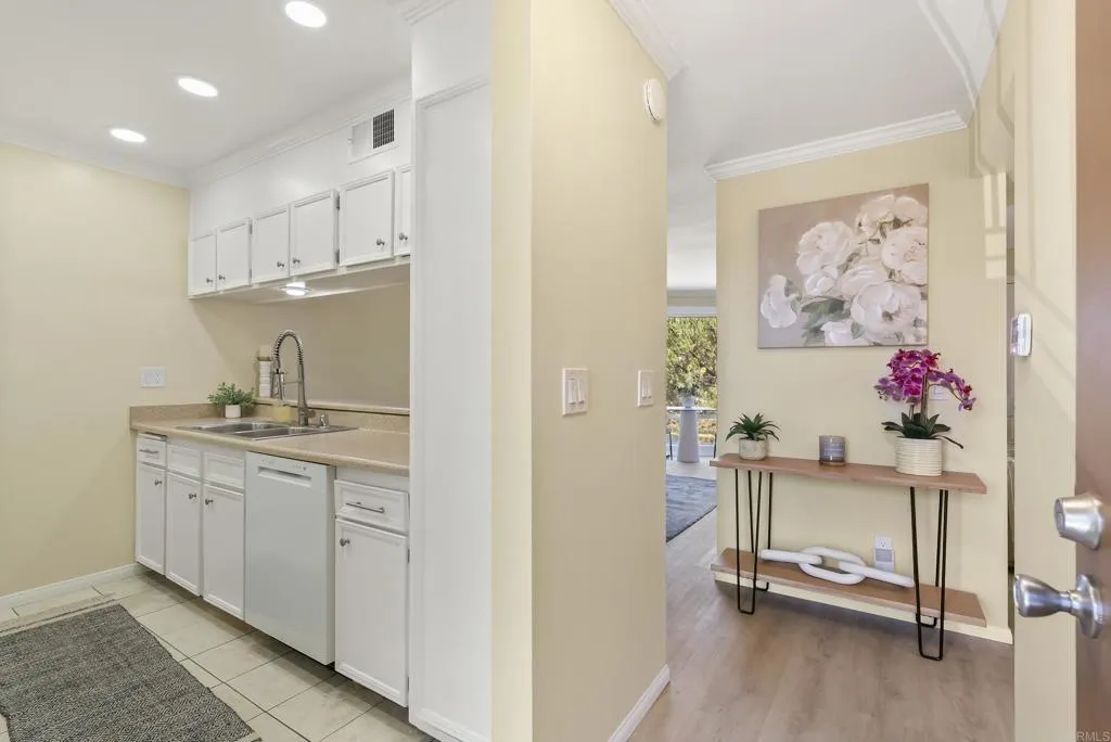 https://cdn.realtyfeed.com/cdn/127/306732563/7bfba05e9599dcca18b2324f929e9b98.webp