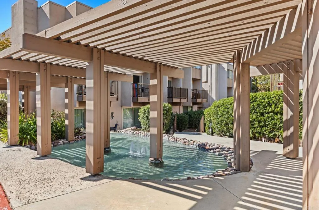 https://cdn.realtyfeed.com/cdn/127/306732563/83cf9312f82e271705e7ac251bfd950a.webp
