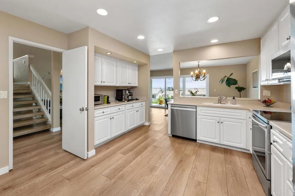 https://cdn.realtyfeed.com/cdn/127/306732709/ba62ba2feaeb87f2d6ae363503fb767e.webp