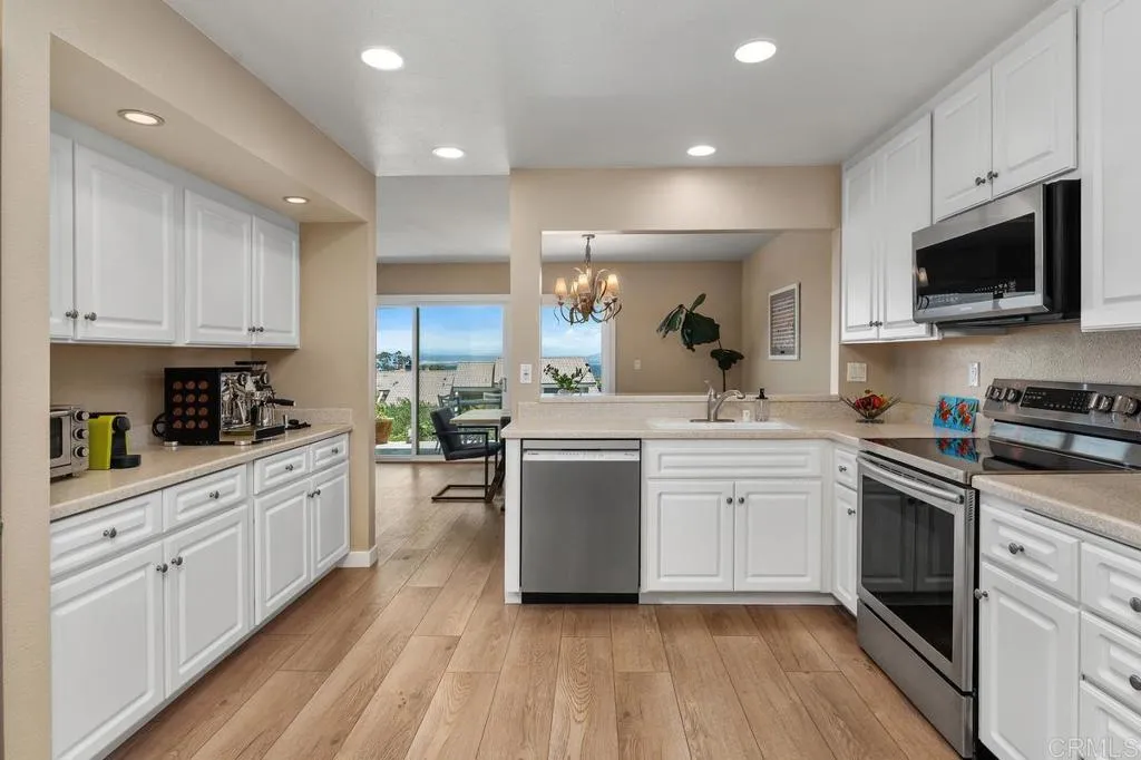 https://cdn.realtyfeed.com/cdn/127/306732709/cba938f45e2c54dc0120261b31a98d01.webp