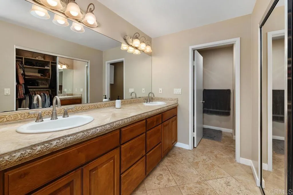https://cdn.realtyfeed.com/cdn/127/306732709/e133653ca60b821b75edf82ee43ad550.webp