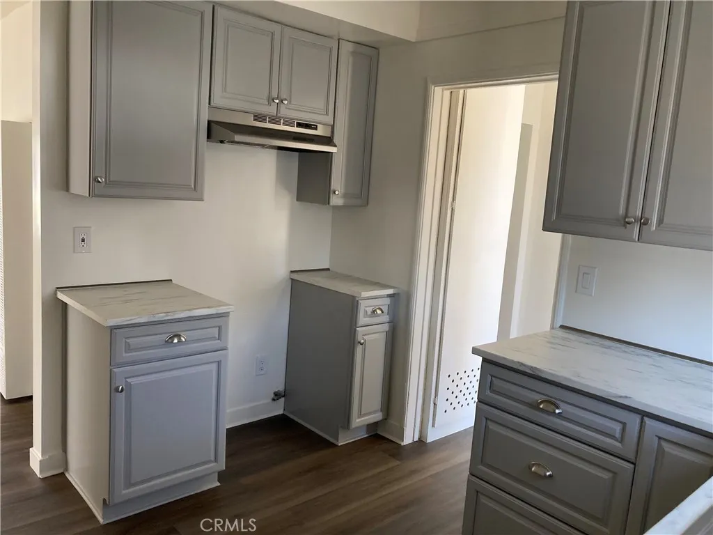 302 W 107th Street, Los Angeles, CA 90003 - Photo 4 of 13, Los Angeles, CA