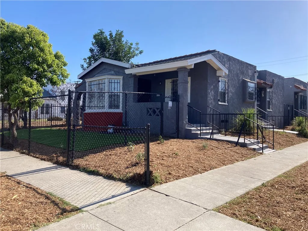 302 W 107th Street, Los Angeles, CA 90003 - Main photo, Los Angeles, CA