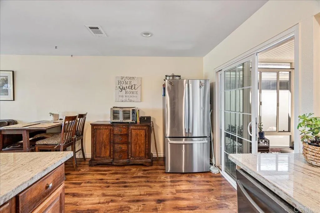 https://cdn.realtyfeed.com/cdn/127/306732774/de504a0ae266e2b898a352d87baad35d.webp