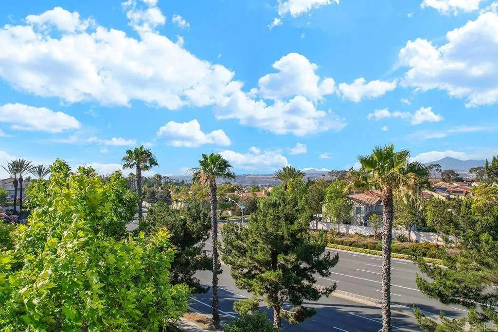 https://cdn.realtyfeed.com/cdn/127/306732782/218b6562ea2fe88ae4f34ad2b08330de.webp
