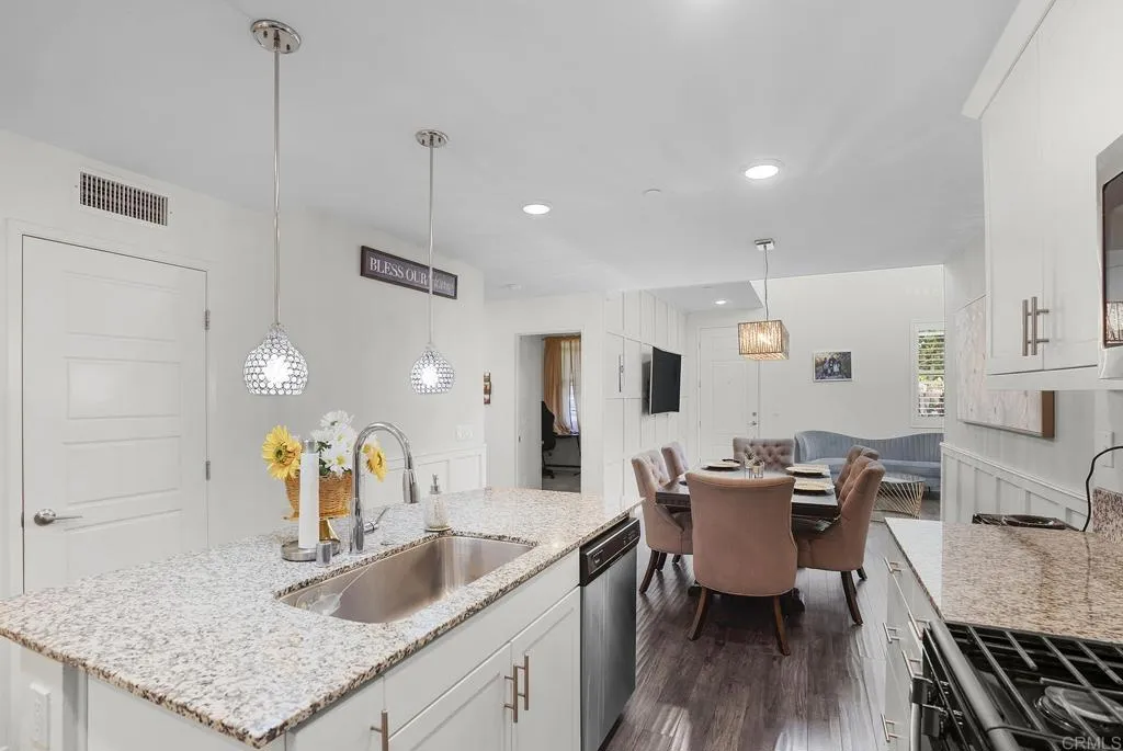 https://cdn.realtyfeed.com/cdn/127/306732782/3d33ca9661fd71c9d429328eedcc4779.webp