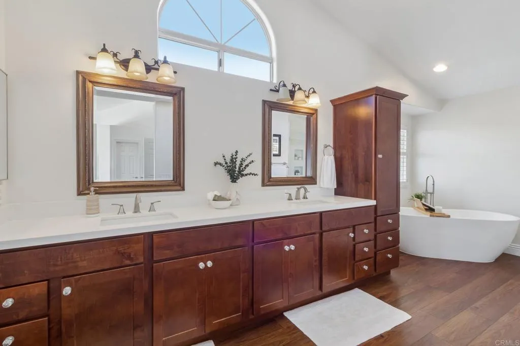 https://cdn.realtyfeed.com/cdn/127/306732799/2eb69eb230378e378f474ffea22d144b.webp